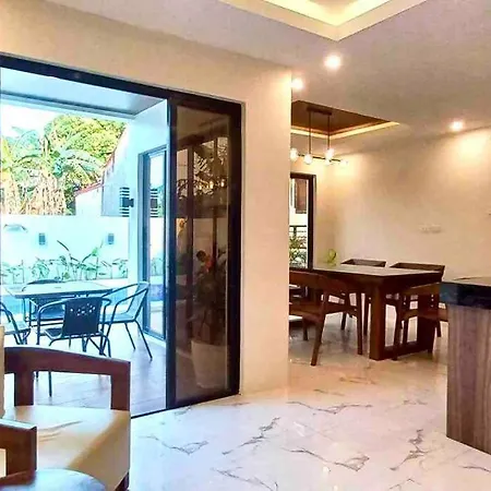 Casa Ysobel Villa With Heated Pool Near Rotunda